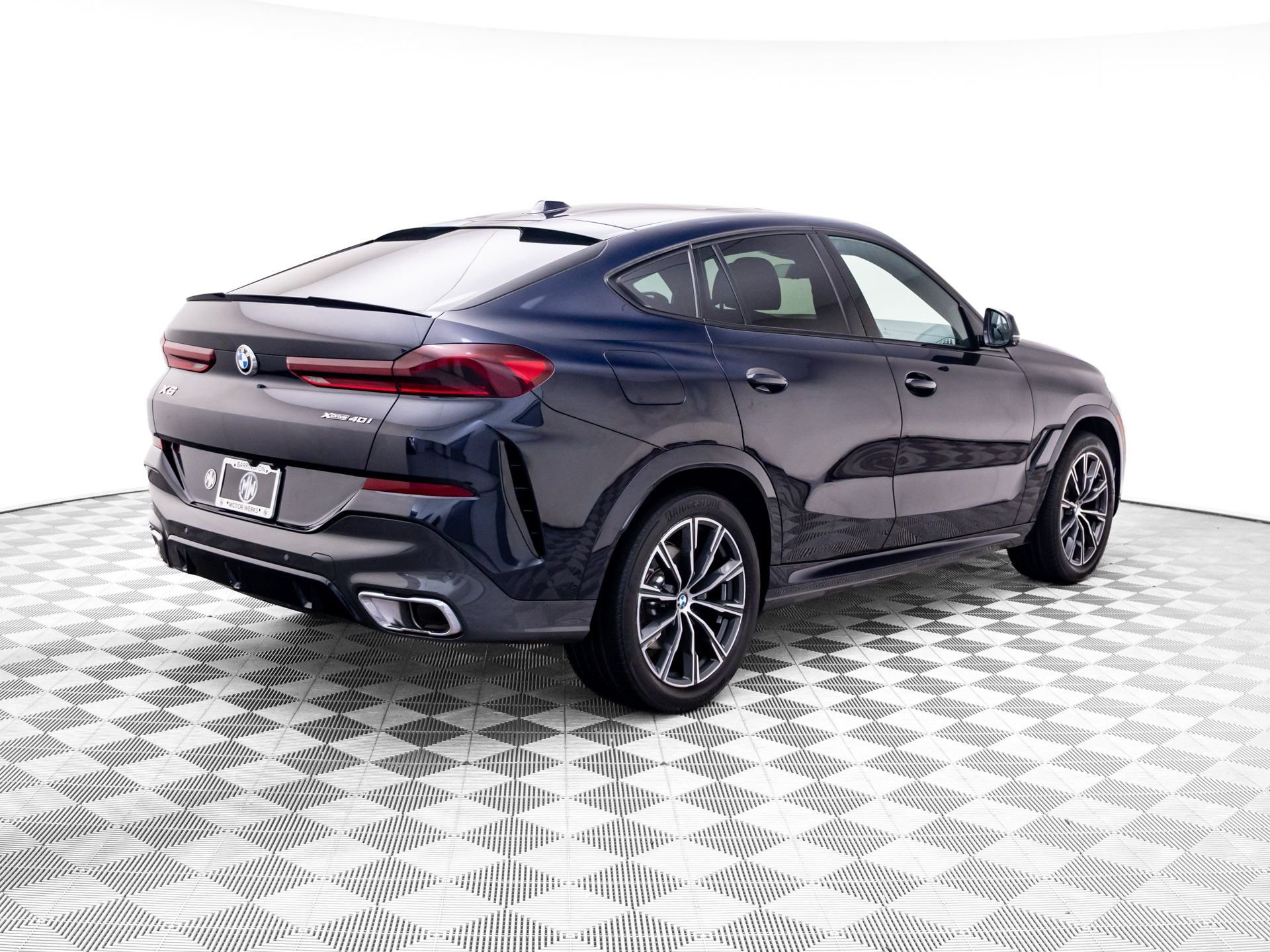 Used 2025 Black BMW xDrive40i image 5