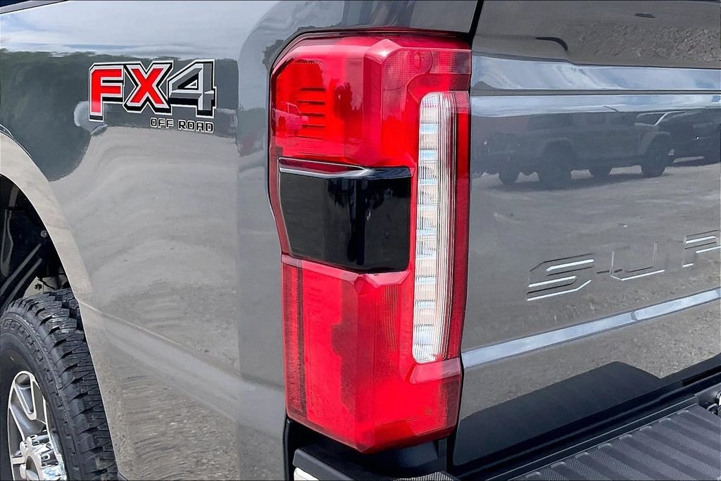 New 2026 Ford Super Duty F-250 Lariat 4D Crew Cab