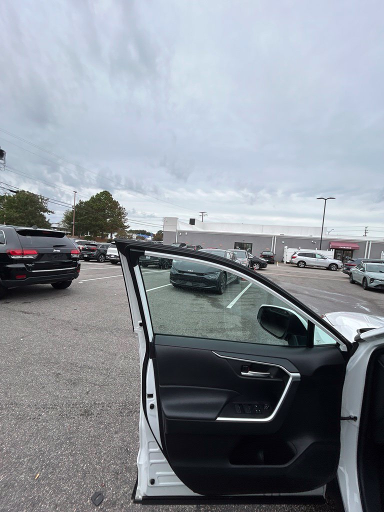 Used 2024 White Toyota XLE image 11