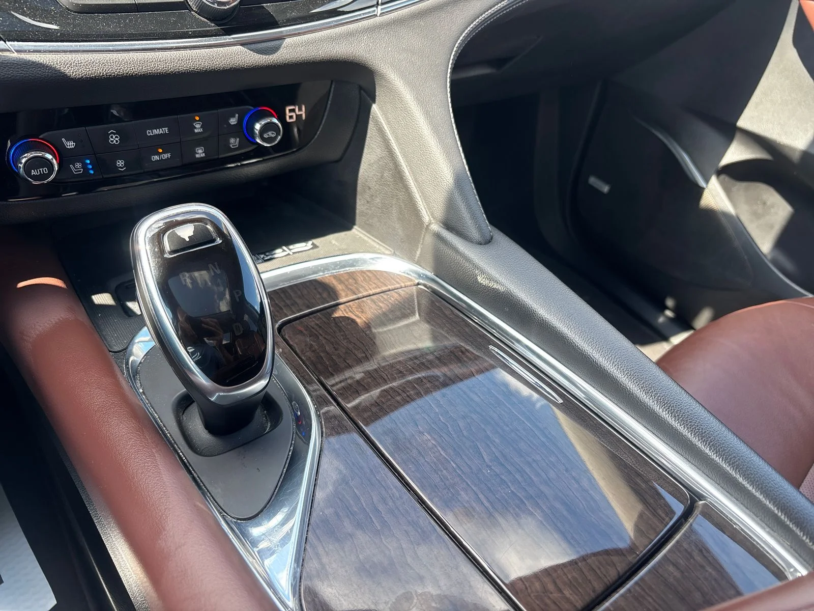 Used 2020 Ebony Twilight Metallic Buick Avenir image 23