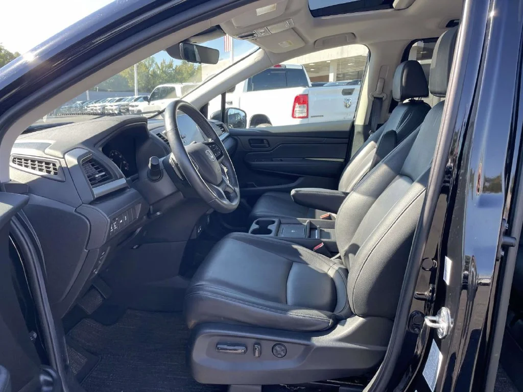 Used 2025  Honda EX-L image 28