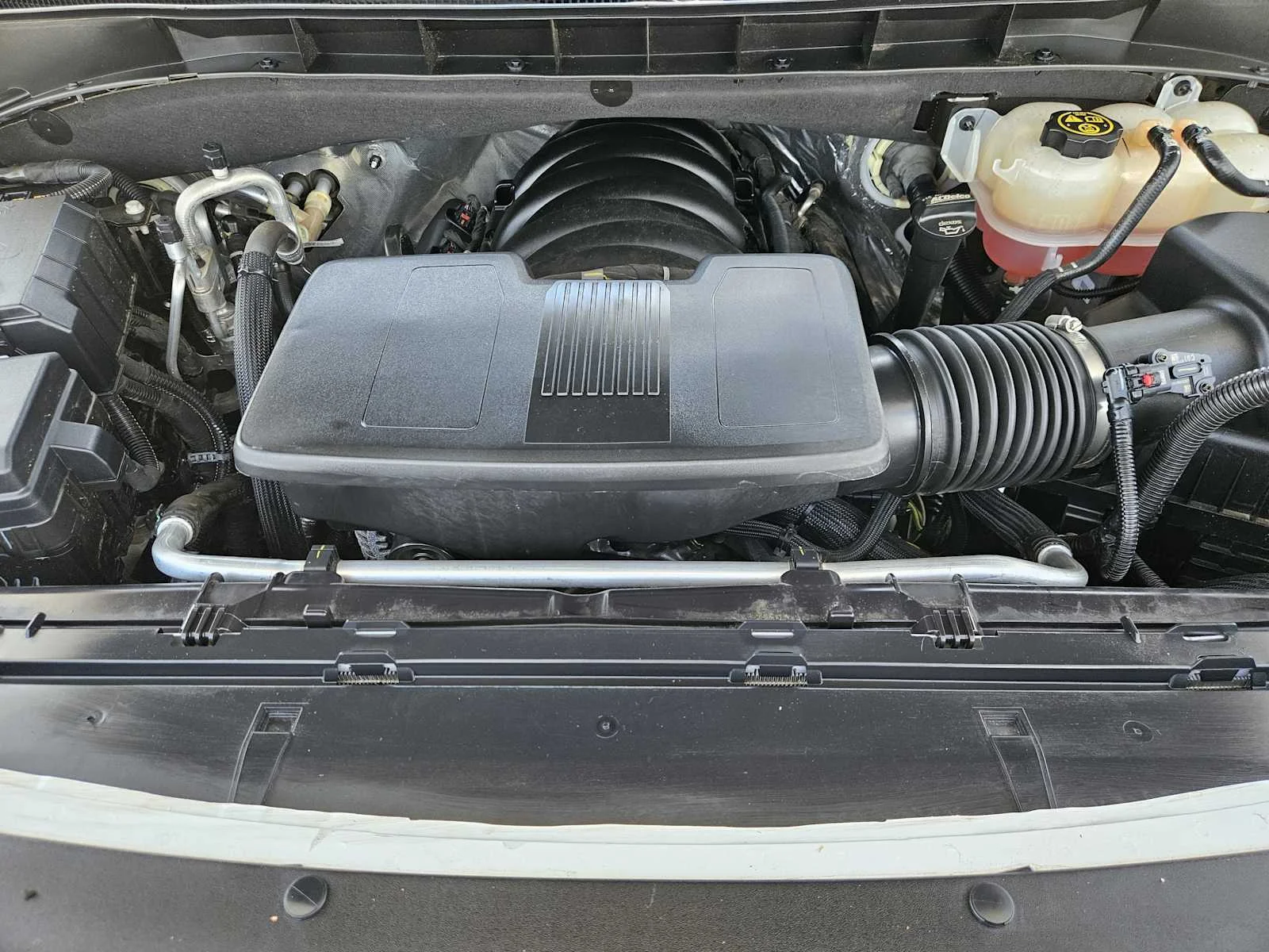 Used 2023 White Frost Tricoat GMC Denali image 32