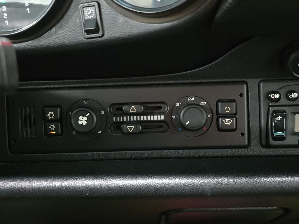 Used 1997  Porsche Carrera 2 image 17