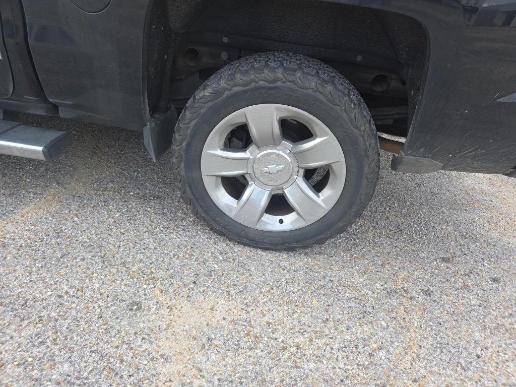 Used 2015 Black Chevrolet LTZ image 17