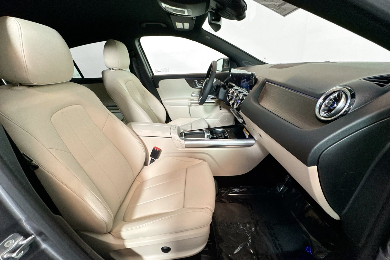 New 2026 Mountain Grey Metallic Mercedes-Benz GLA 250 image 25