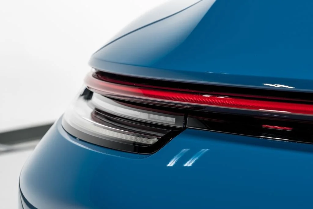 Used 2022 Oslo Blue Porsche GT3 image 50