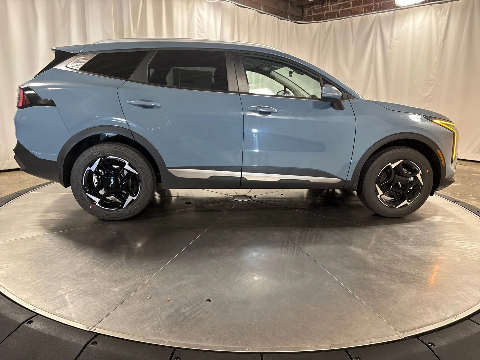 New 2026 Heritage Blue Kia EX image 9