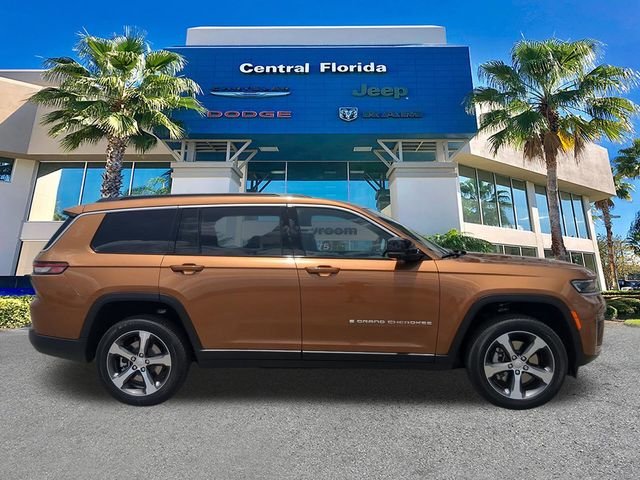 New 2026 Copper Shino Metallic Clear-Coat Exterior Paint Jeep Limited image 4