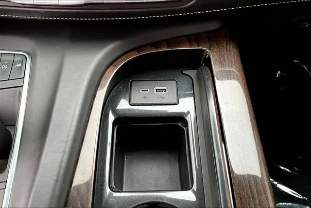 Used 2021 Black Cadillac Sport Platinum image 15