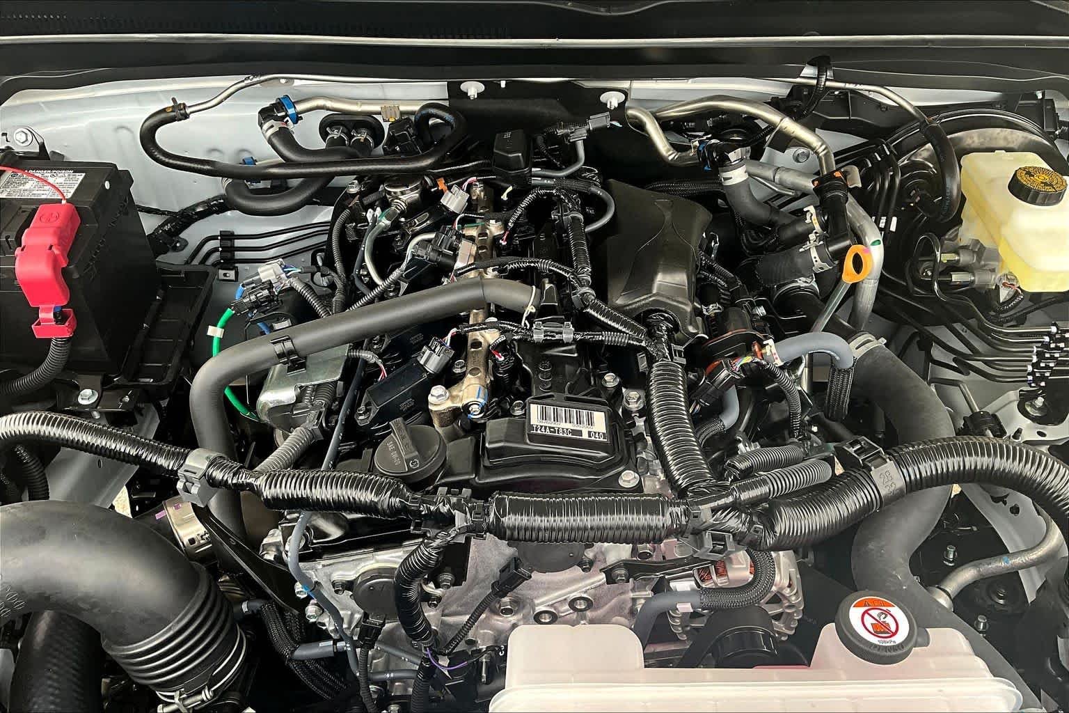 2025 Toyota Tacoma SR5 - Photo 17