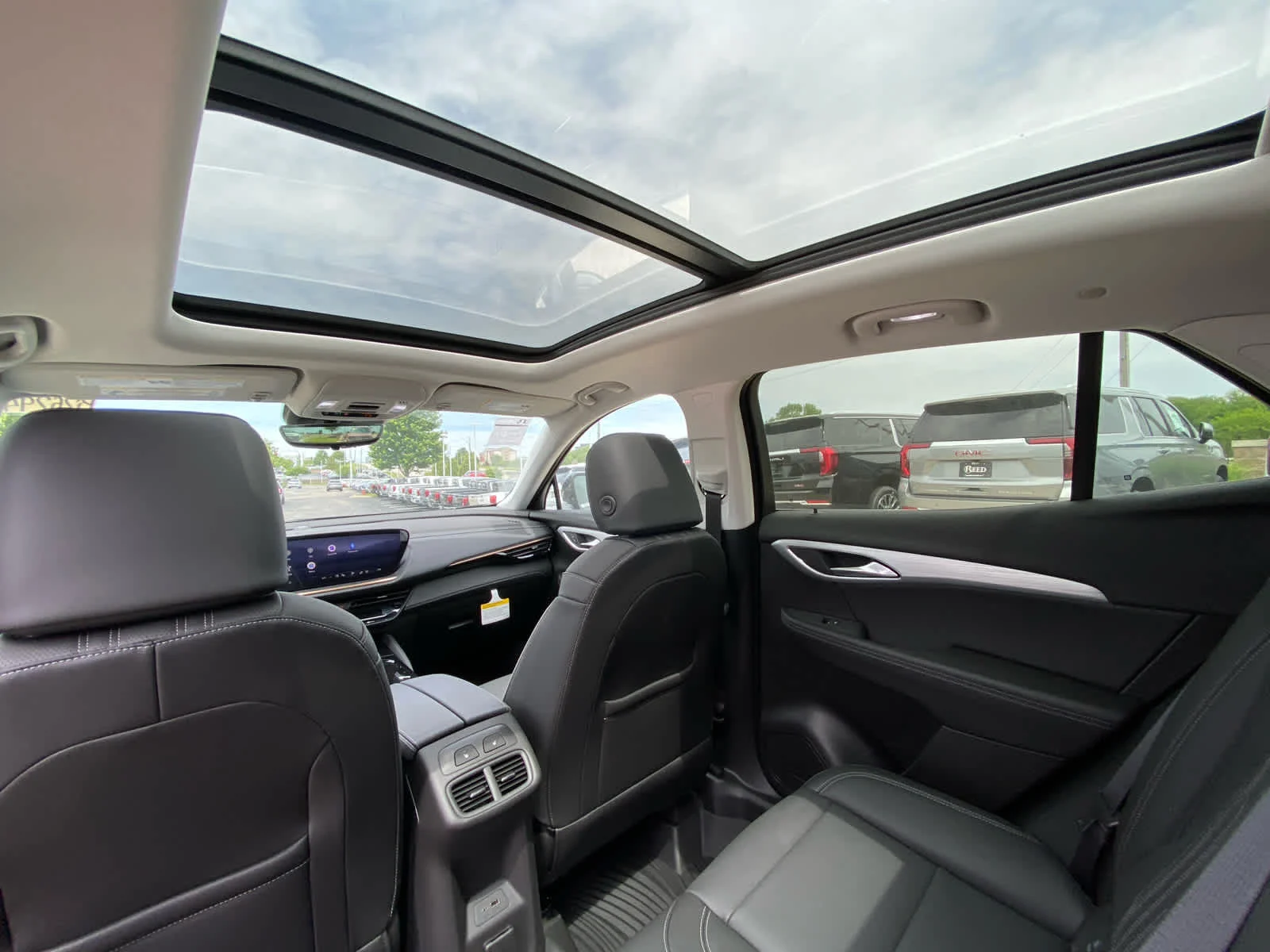 New 2026 Ebony Twilight Metallic Buick Avenir image 21