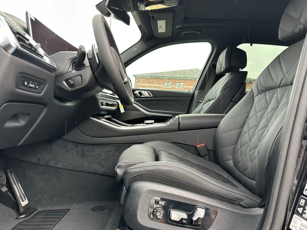 New 2026 Black Sapphire Metallic BMW M60i image 14