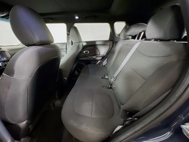 Used 2015 Blue Kia Exclaim image 15