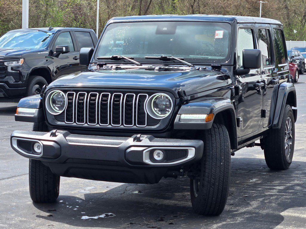 2025 Jeep Wrangler 4-Door Sahara - Photo 4
