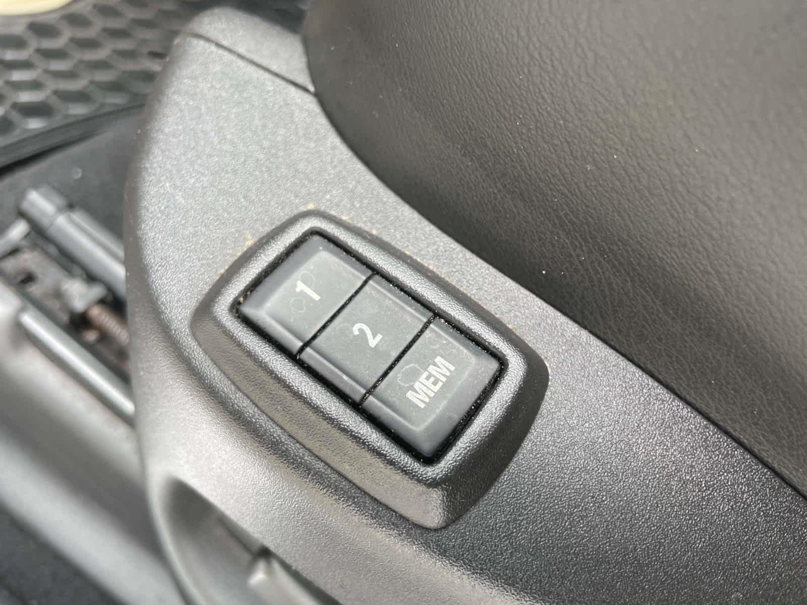 Used 2015 Radiant Silver Metallic Cadillac Luxury Collection image 17