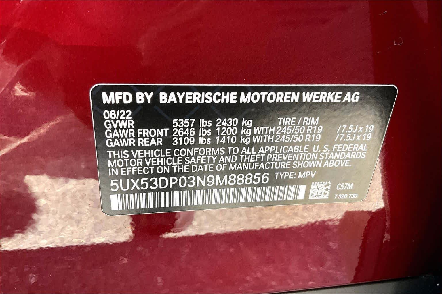 Used 2022 Aventurin Red Metallic BMW xDrive30i image 34