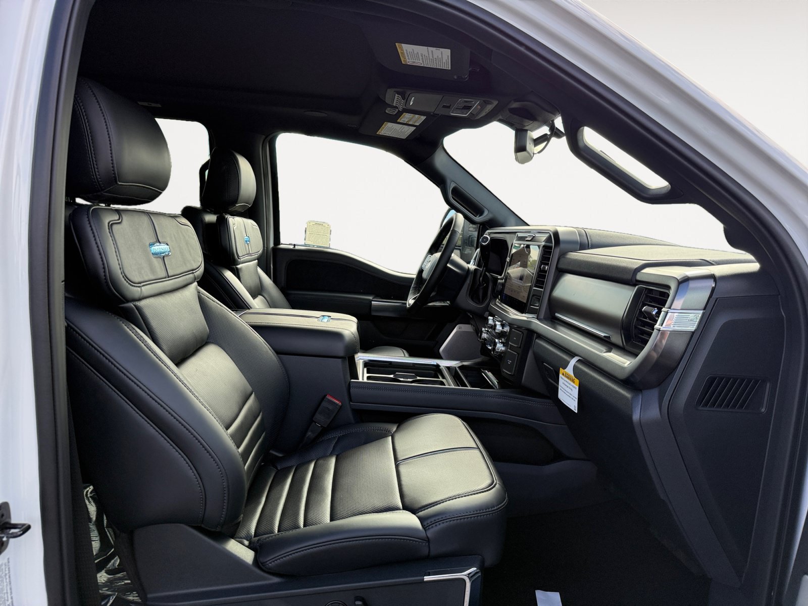 New 2026 Star White Metallic Tri-Coat Ford Platinum image 19