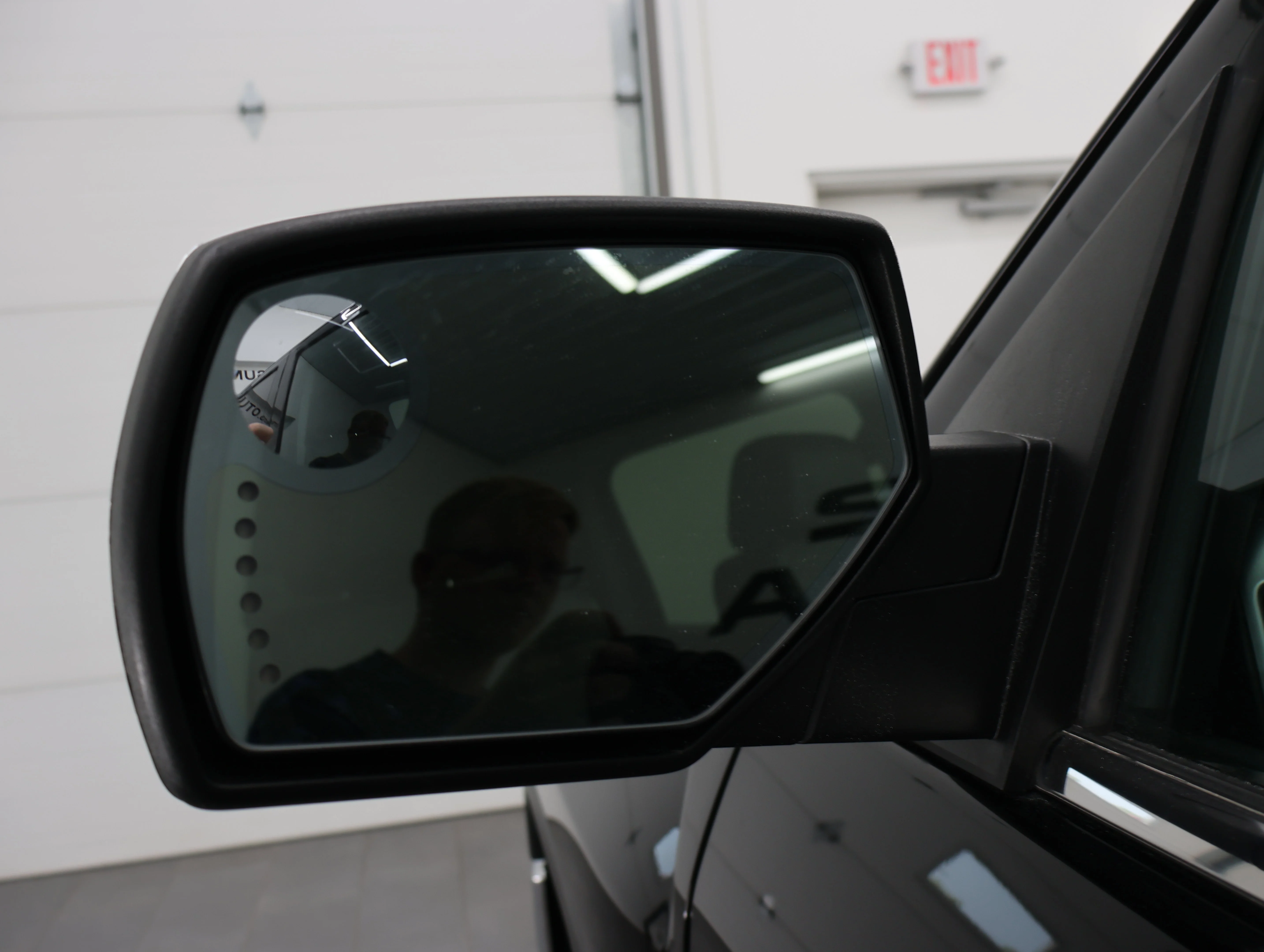 Used 2017 Onyx Black GMC SLT image 34