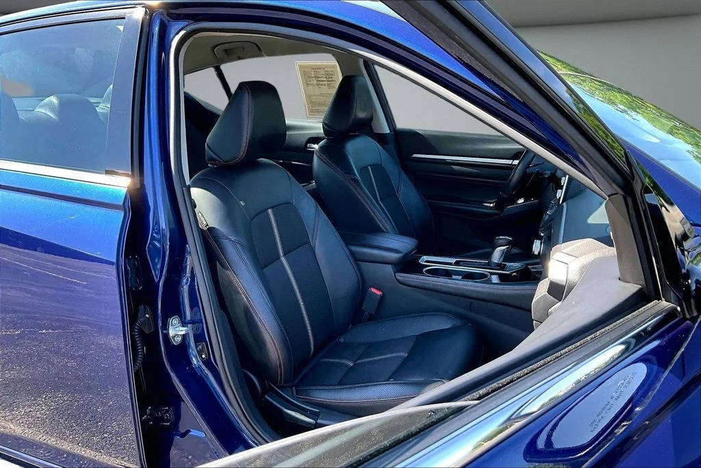 Certified Used 2023 Blue Nissan 2.5 SR image 29
