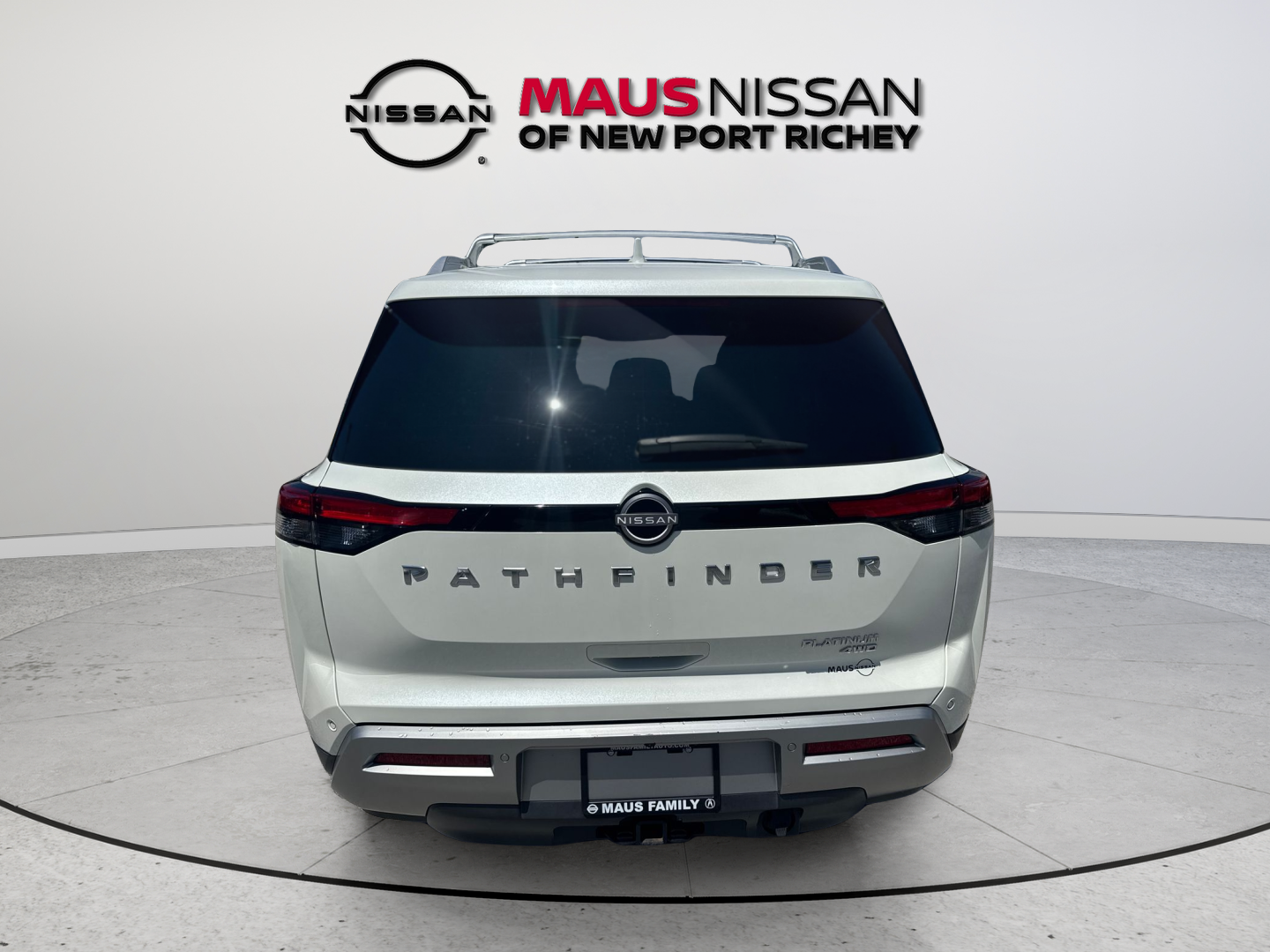 Used 2023 Pearl White Nissan Platinum image 6