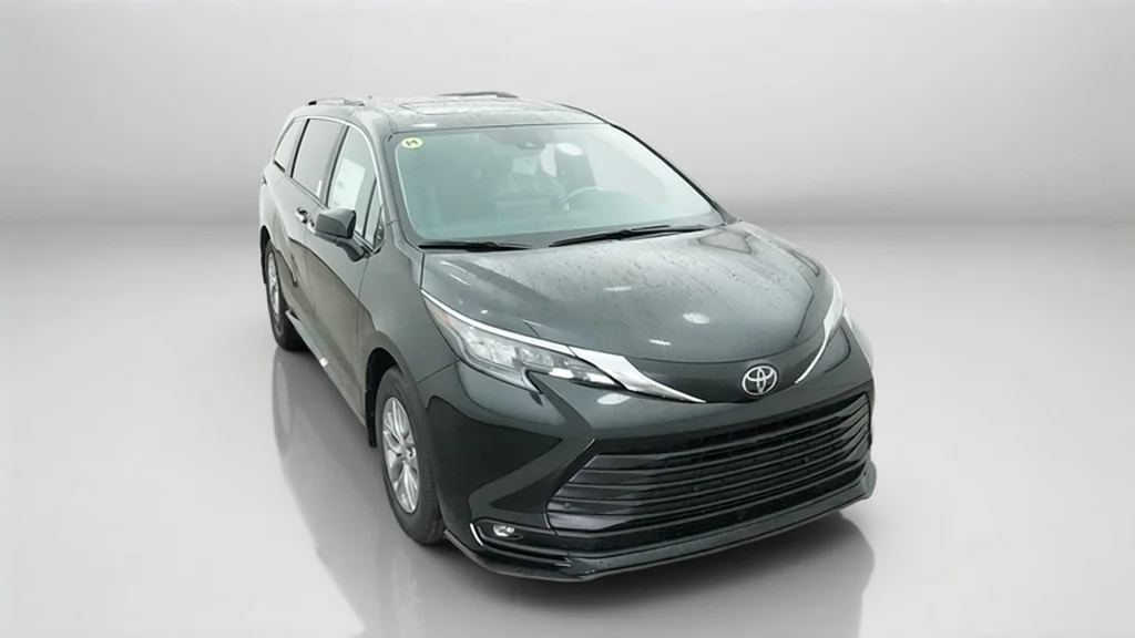 New 2026 Midnight Black Metallic Toyota XLE image 4