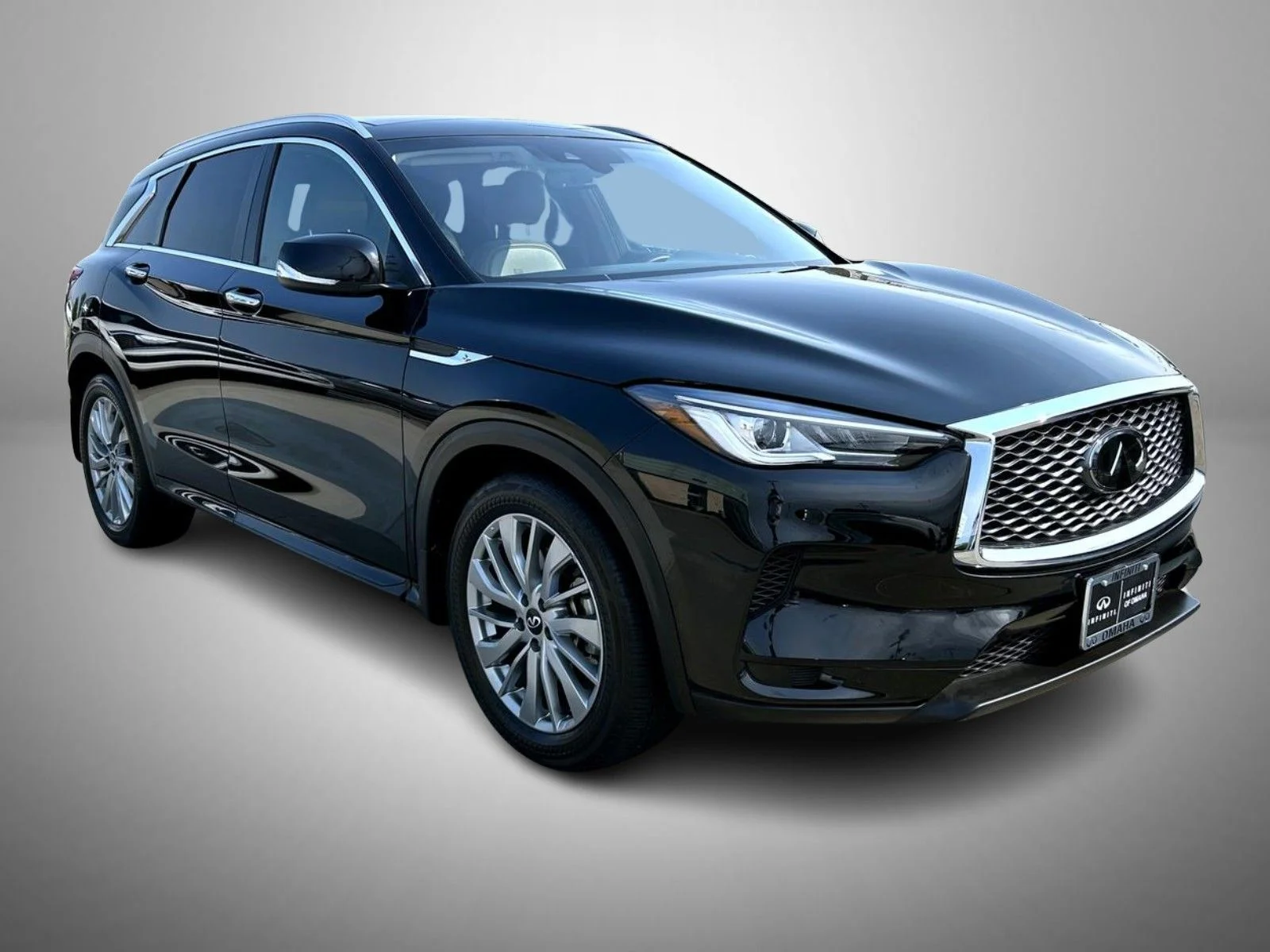 Certified Used 2025 Black INFINITI LUXE image 3