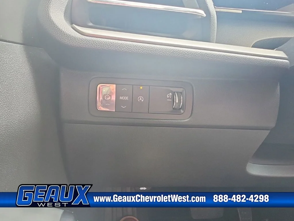 Used 2026 White Chevrolet LT image 24