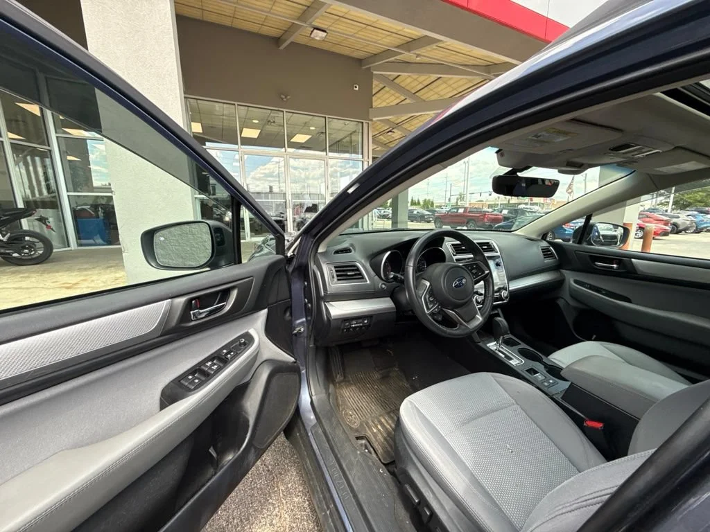 Used 2018 Twilight Blue Metallic Subaru 2.5i Premium image 24