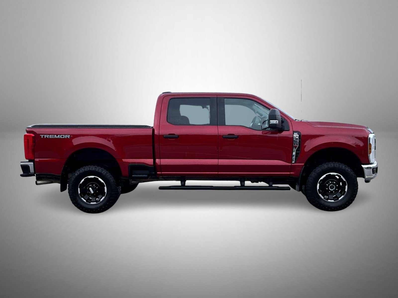 Used 2025 Red Ford XLT image 4