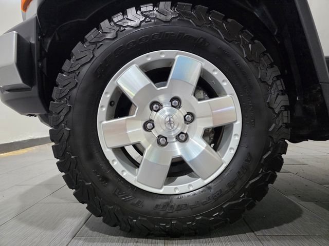 Used 2007 Silver Toyota Base image 22