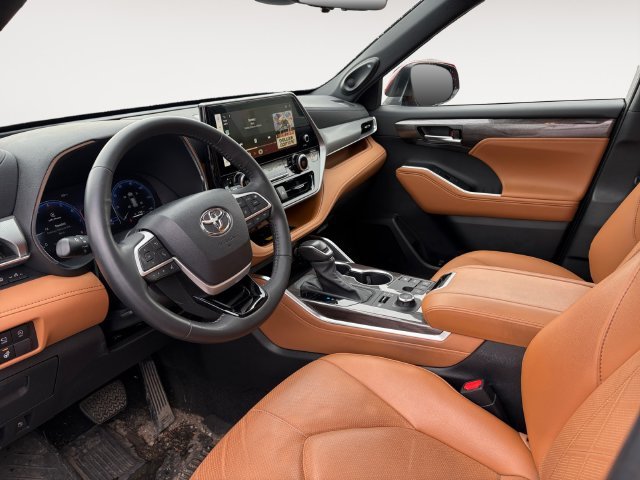 Used 2024 Red Toyota Platinum image 11