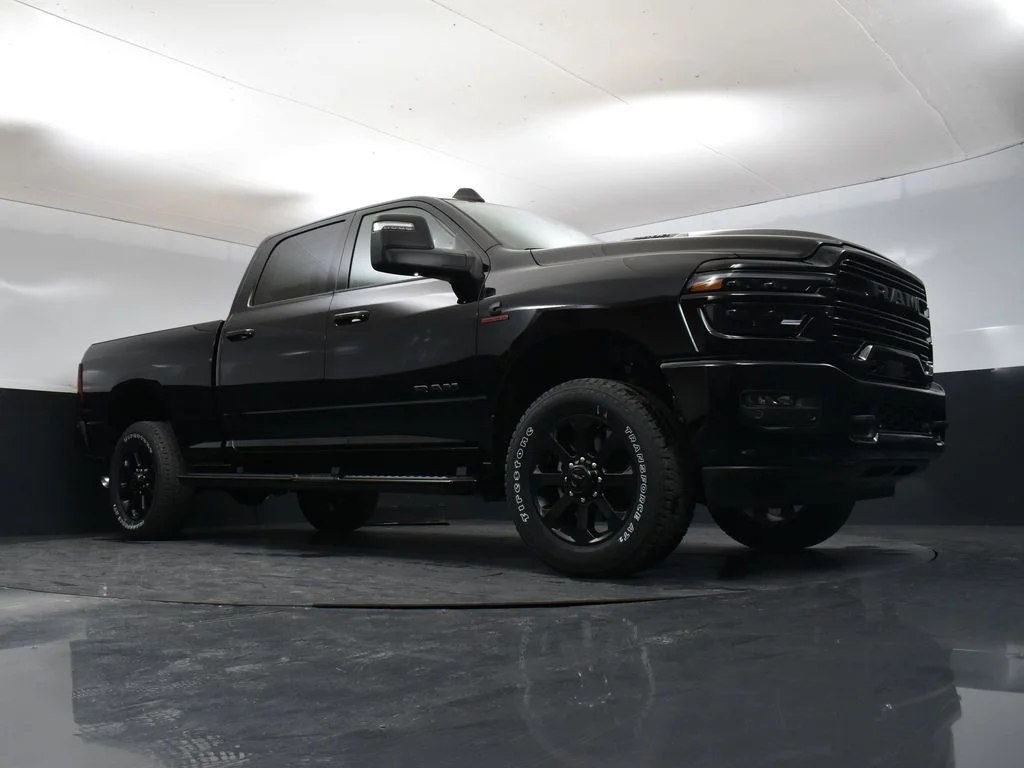 New 2026 Diamond Black Crystal Pearl-Coat Exterior Paint RAM Laramie image 31