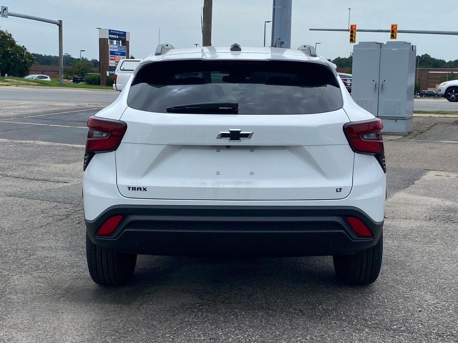 New 2026 Summit White Chevrolet LT image 5