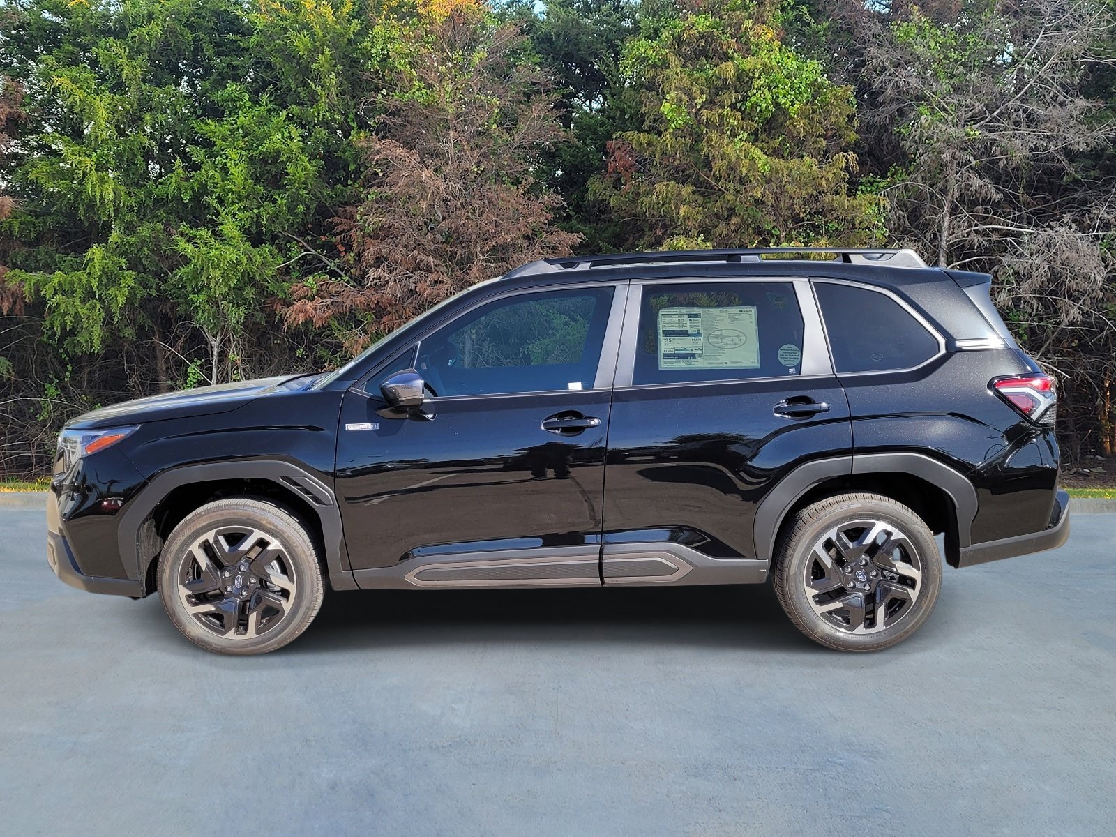 New 2026 CRYSTAL BLACK SILICA Subaru Limited Hybrid image 21