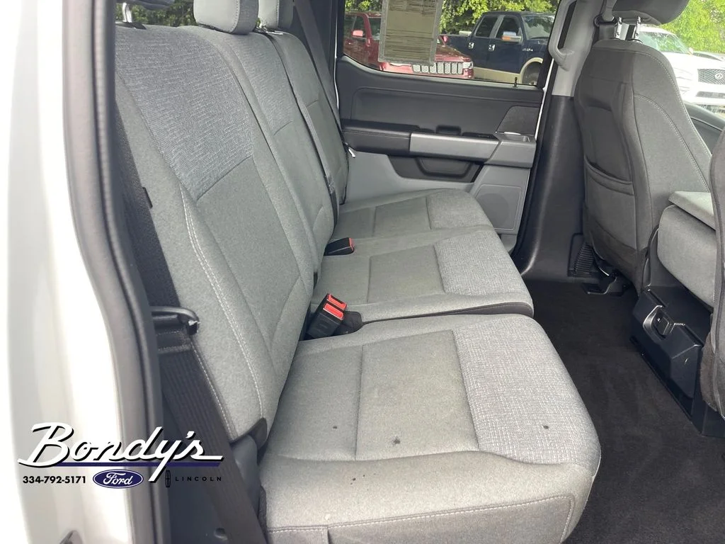 Used 2025 Oxford White Ford XLT image 16