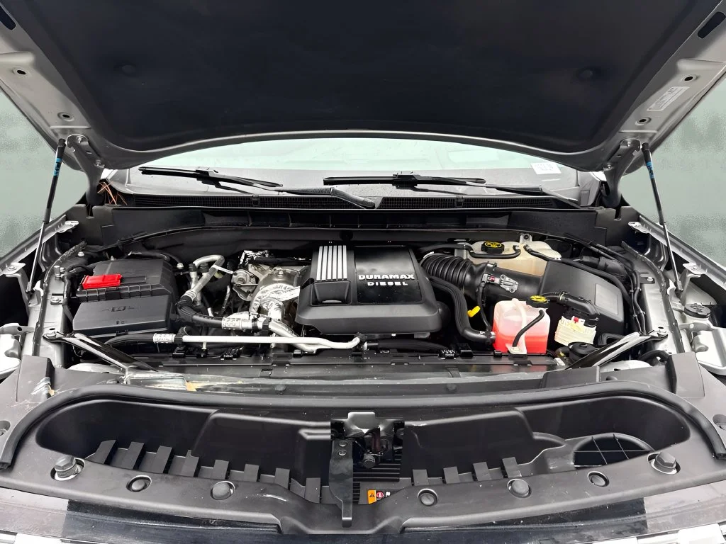 Used 2023 Silver GMC Denali image 31