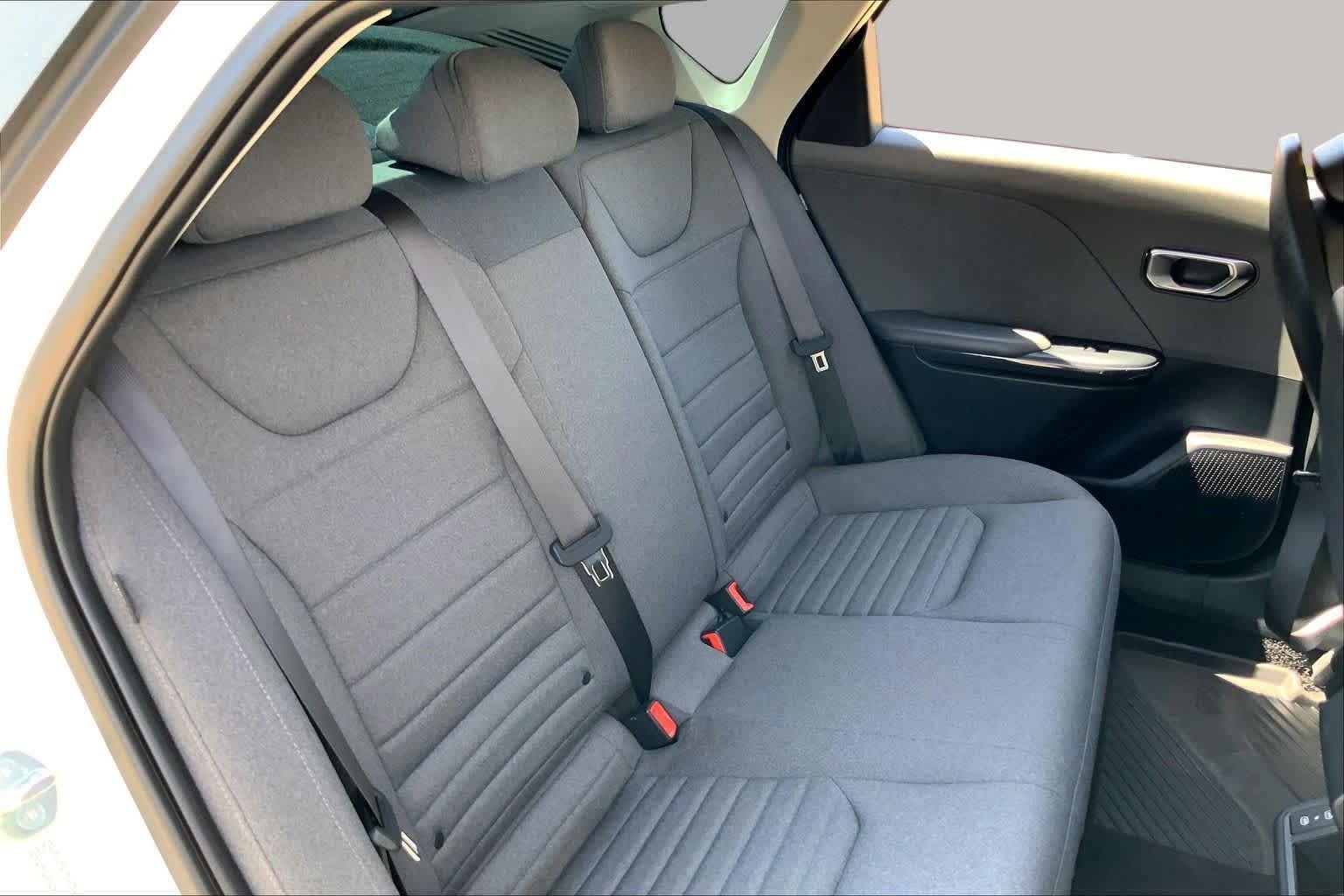 Used 2025 Snow White Pearl Kia EX image 20
