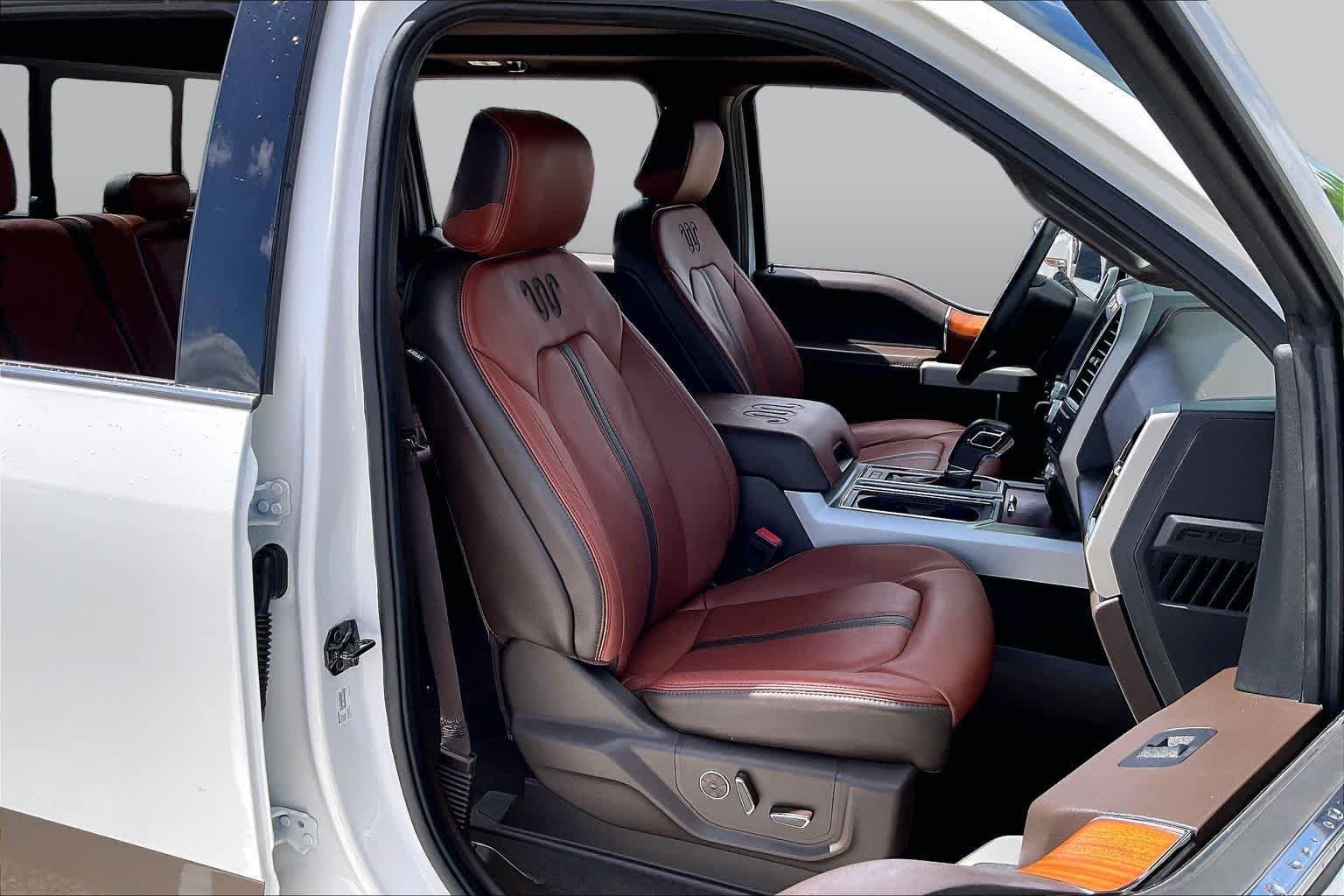 Used 2020 Star White Metallic Tri-Coat/Stone Gray Ford King Ranch image 8