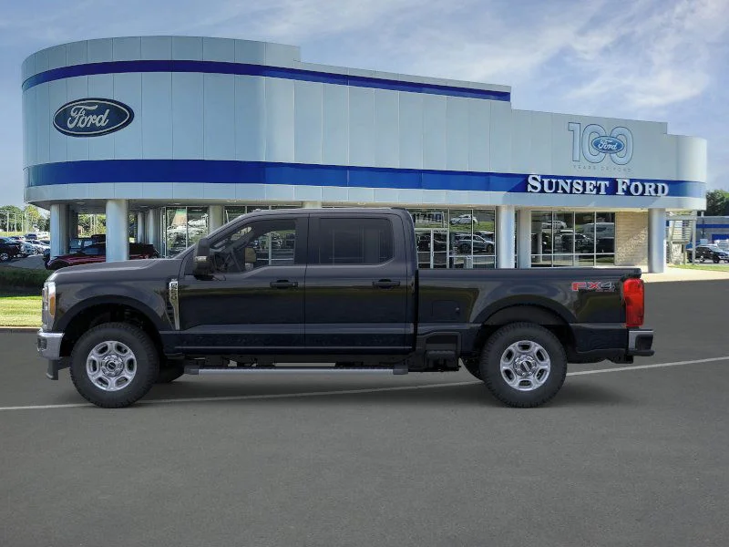 New 2026 Agate Black Metallic Ford XLT image 3