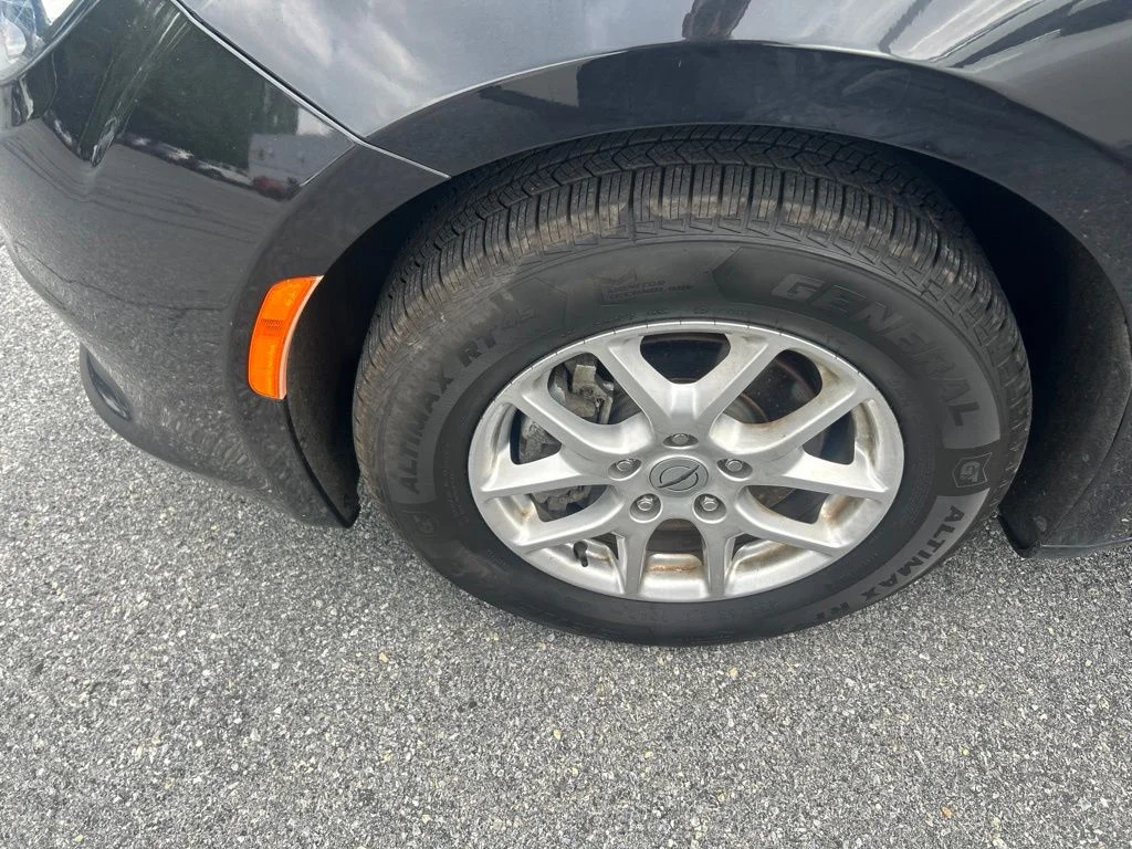 Used 2021 Black Chrysler LX image 8