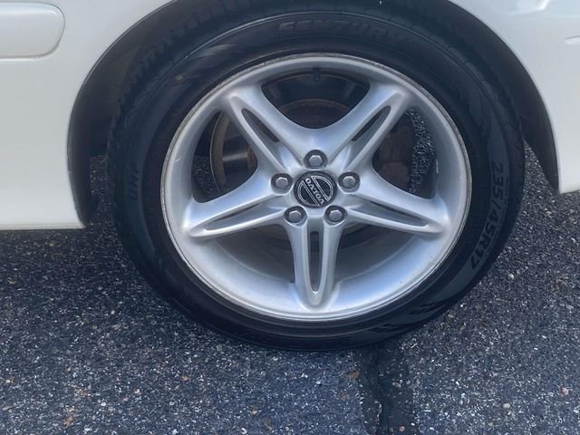Used 1999 White Volvo Base image 9