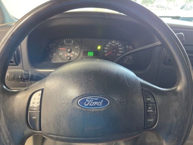 Used 2006 White Ford XL image 24
