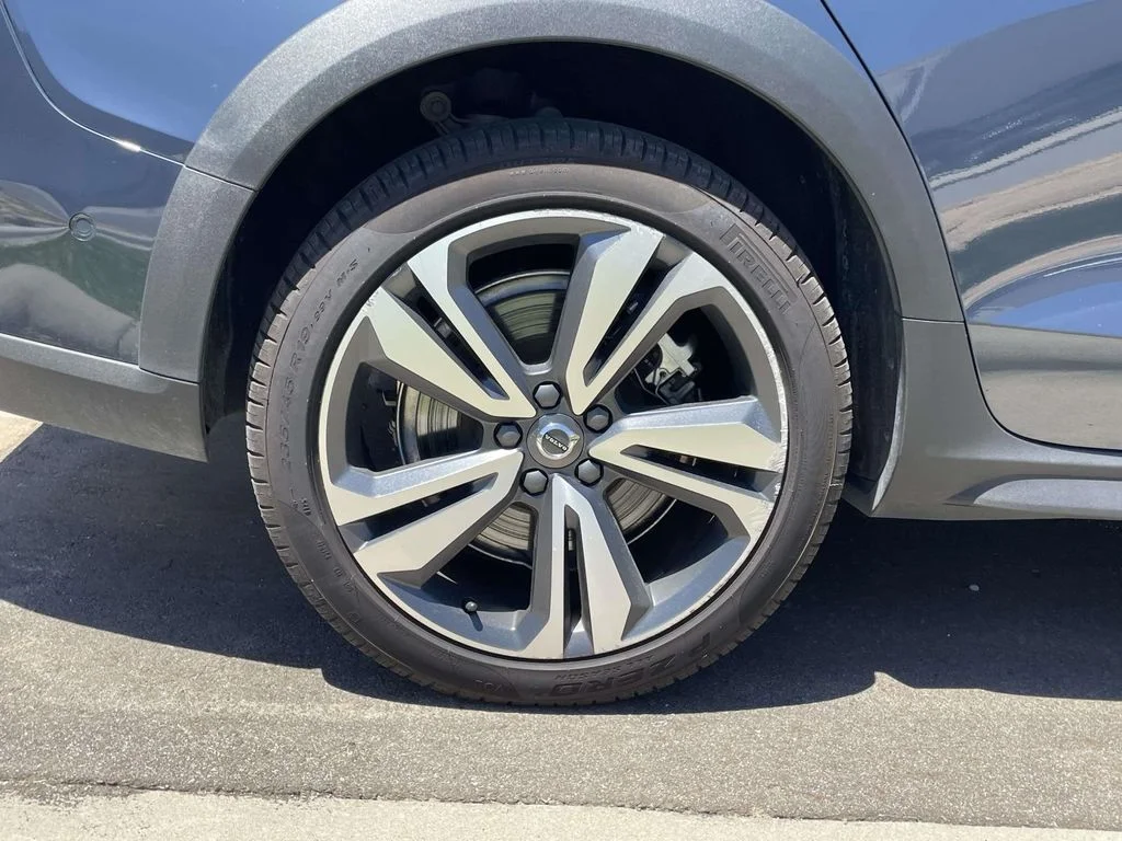 Used 2025 denim blue Volvo Plus image 5
