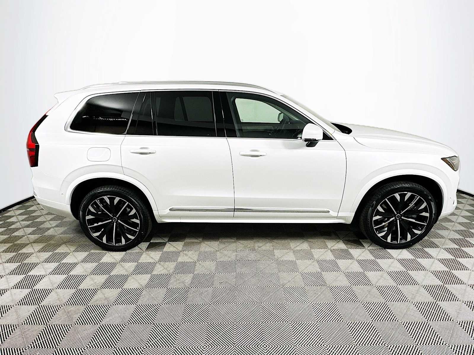 2025 Volvo XC90 Ultra - Photo 8