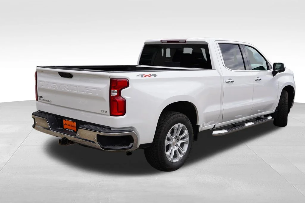 Used 2023 Iridescent Pearl Tricoat Chevrolet LTZ image 5