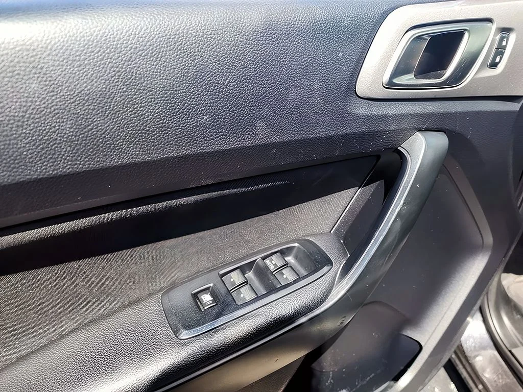 Used 2020 Shadow Black Ford XLT image 6