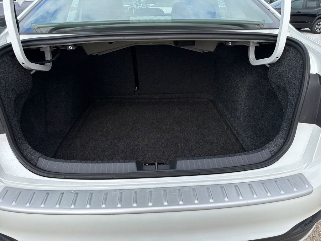 2023 Volkswagen Jetta SE - Photo 26