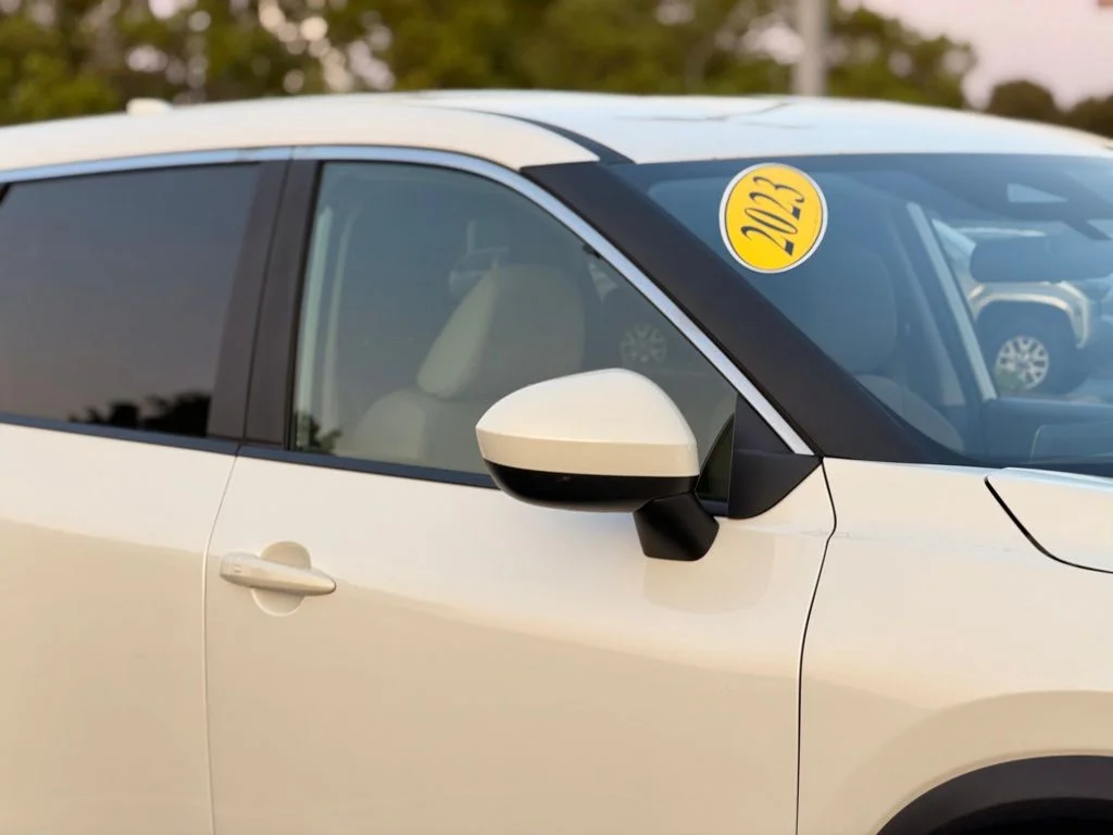 Used 2023 White Nissan SV image 7