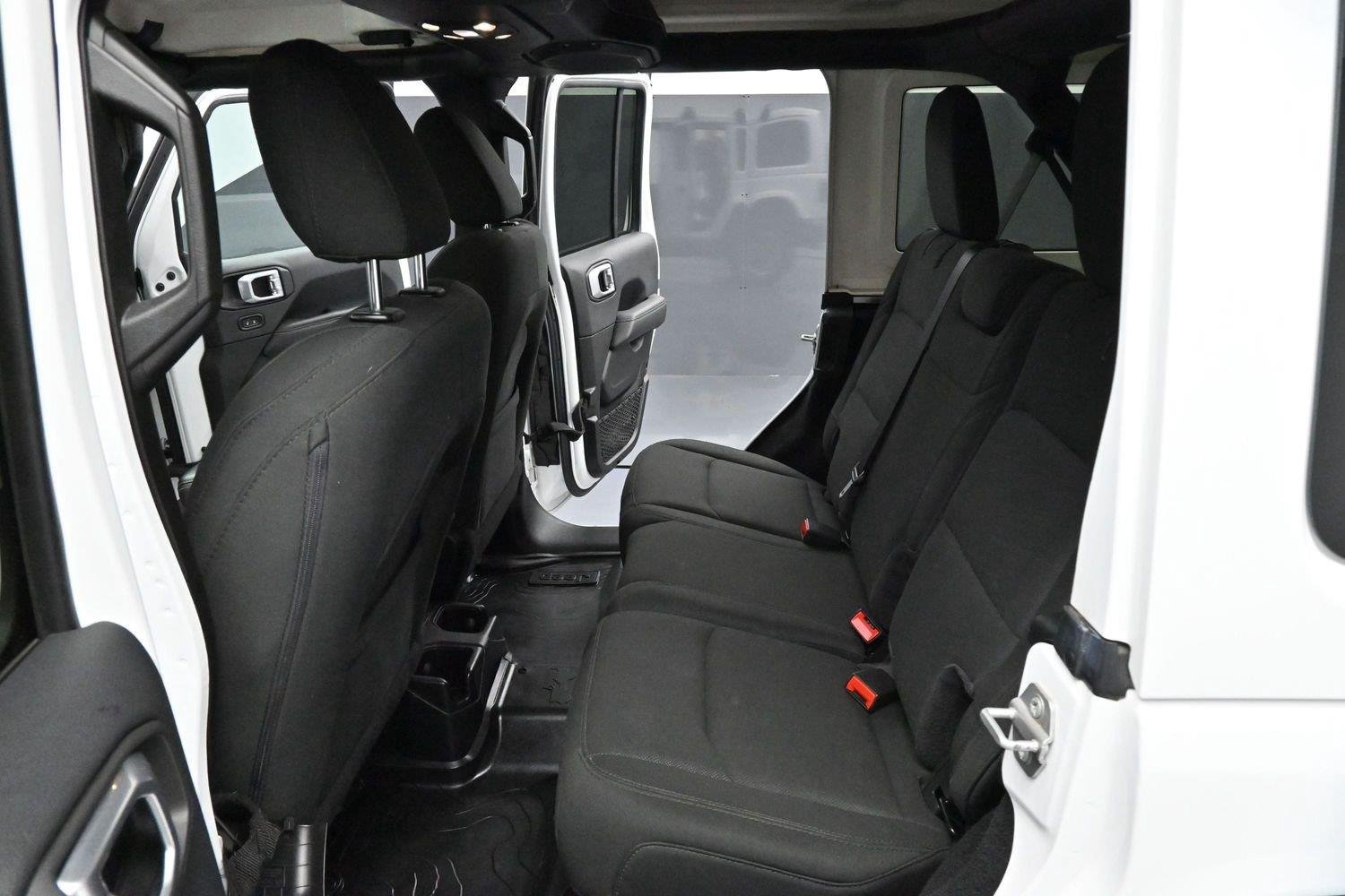 Used 2019 Bright White Clearcoat Jeep Sahara image 26
