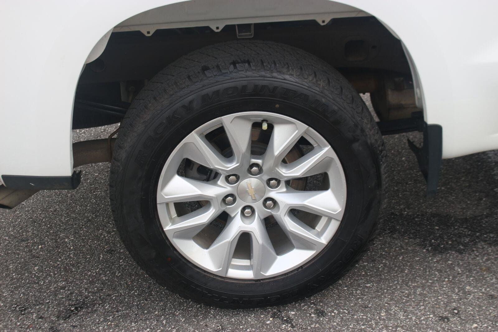 Used 2022 Summit White Chevrolet Custom image 31